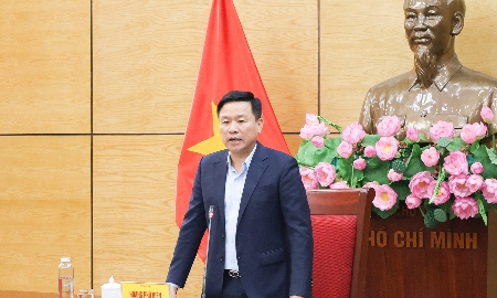 Phó Chủ tịch UBND tỉnh Nghệ An Hoàng Phú Hiền yêu cầu các xã, phường khẩn trương rà soát toàn bộ hồ sơ liên quan, tập trung quyết toán dứt điểm các nội dung còn tồn tại trong quý I/2026