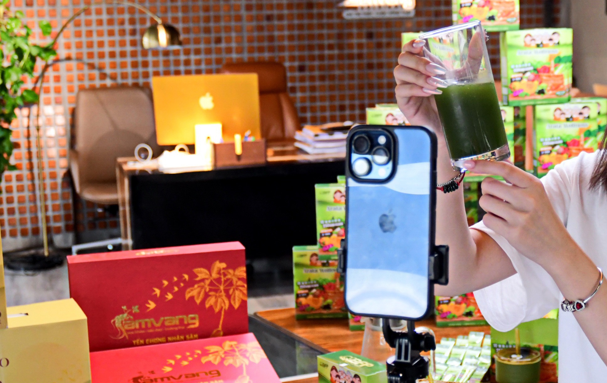 Sự xuất hiện và tăng trưởng nhanh chóng của Social Commerce đang cho thấy thương mại điện tử Việt Nam đã bước sang một giai đoạn mới. Ảnh minh họa