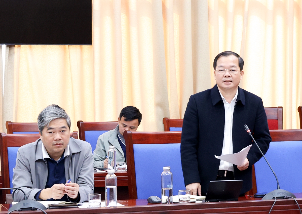 Phó Giám đốc Sở Xây dựng Nghệ An Nguyễn Đức An cho biết những khó khăn, vướng mắc của các địa phương đã được Sở phối hợp với Ban QLDA đường sắt báo cáo Bộ Xây dựng nghiên cứu giải quyết