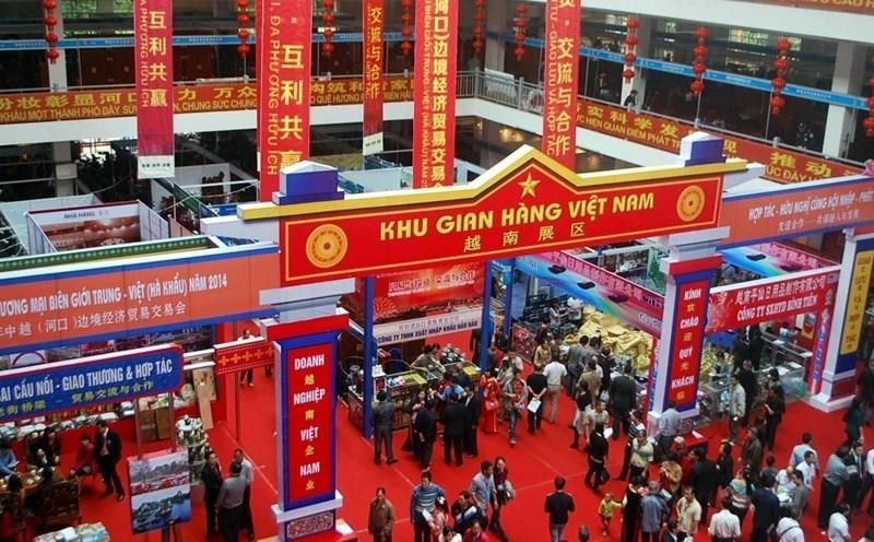 Việt Nam tham gia nhiều hội chợ quốc tế lớn nhằm đẩy mạnh quảng bá hàng Việt ra thế giới.