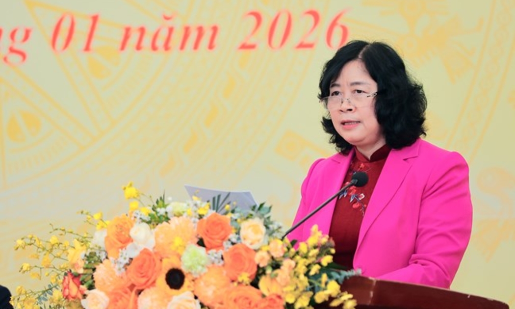 Bà Bùi Thị Minh Hoài, Ủy viên Bộ Chính trị, Bí thư Trung ương Đảng, Bí thư Đảng ủy MTTQ, các đoàn thể Trung ương, Chủ tịch Ủy ban Trung ương MTTQ Việt Nam phát biểu tại Hội nghị. Ảnh: Mặt trận.