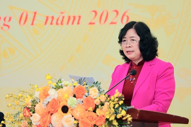 Bà Bùi Thị Minh Hoài, Ủy viên Bộ Chính trị, Bí thư Trung ương Đảng, Bí thư Đảng ủy MTTQ, các đoàn thể Trung ương, Chủ tịch Ủy ban Trung ương MTTQ Việt Nam phát biểu tại Hội nghị. Ảnh: Mặt trận.