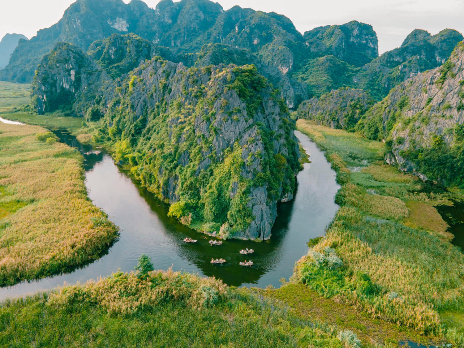 Đầm Vân Long.