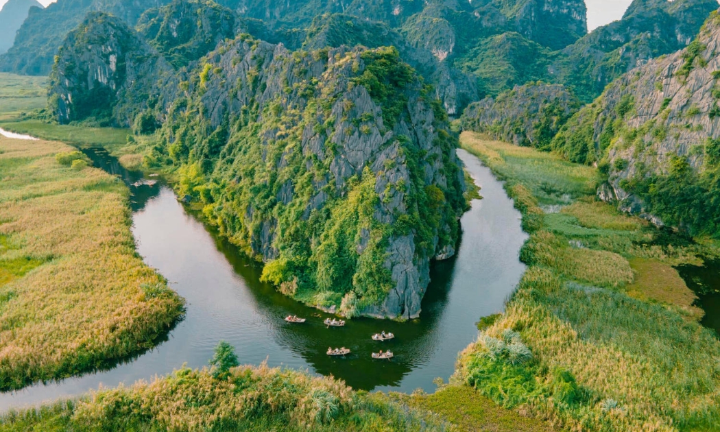 Đầm Vân Long.