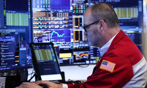 Chứng khoán Mỹ tụt điểm giữa bất định, giá dầu tăng hơn 2,5%