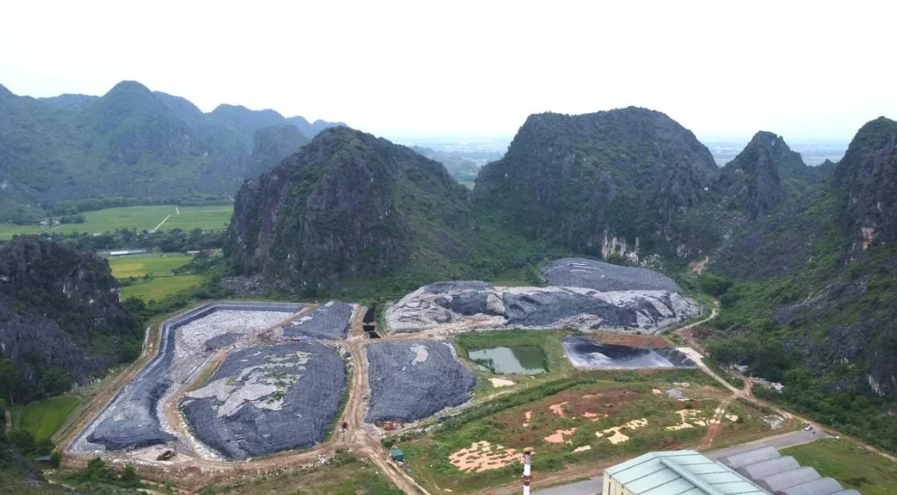 Bãi rác Đông Nam