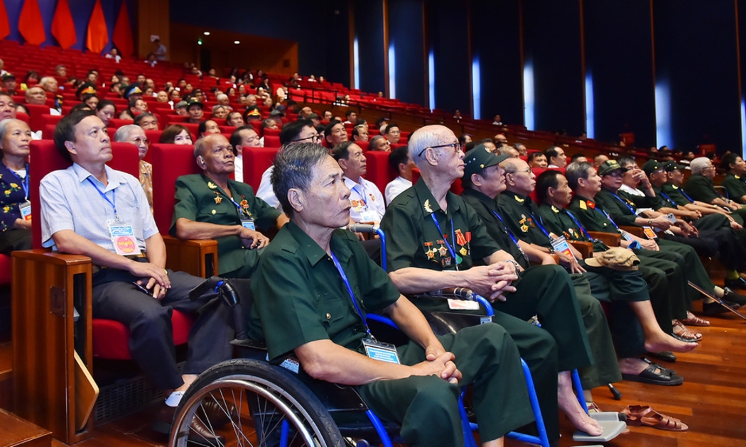 Tiến độ giải ngân quà Tết : Đã chi cho người có công 703 tỷ đồng