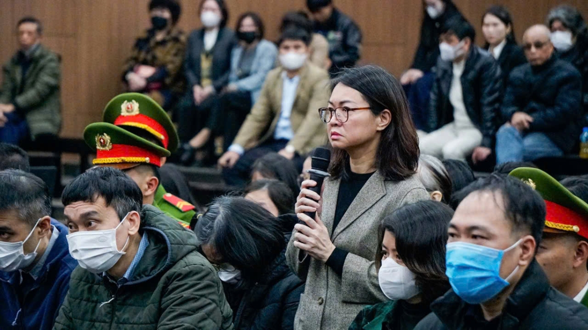 Bị cáo Nga tại tòa.