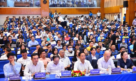 Gần 500 hộ kinh doanh phường Cát Lái TP. Hồ Chí Minh tập huấn “doanh nghiệp số”, chiều 15/1 - Ảnh: QĐ.