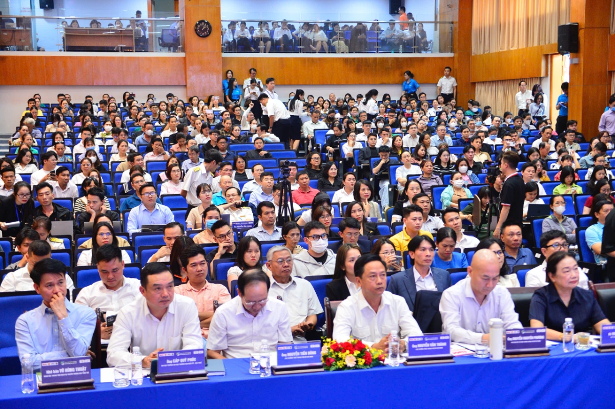 Gần 500 hộ kinh doanh phường Cát Lái TP. Hồ Chí Minh tập huấn “doanh nghiệp số”, chiều 15/1 - Ảnh: QĐ.