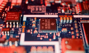 Tổng thống Trump áp thuế quan 25% lên một số loại chip