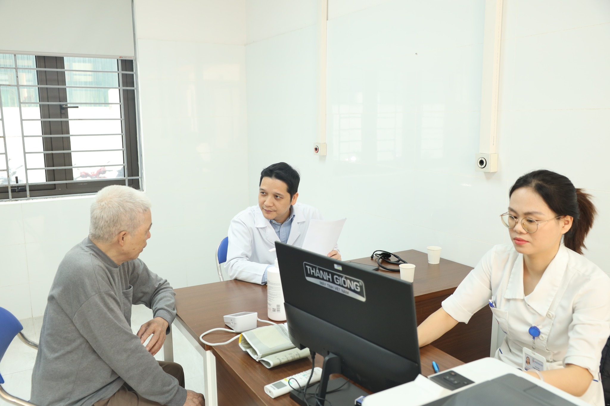 Đây là hướng đi đúng đắn nhằm củng cố hệ thống y tế cơ sở, giảm tải cho bệnh viện tuyến trên.