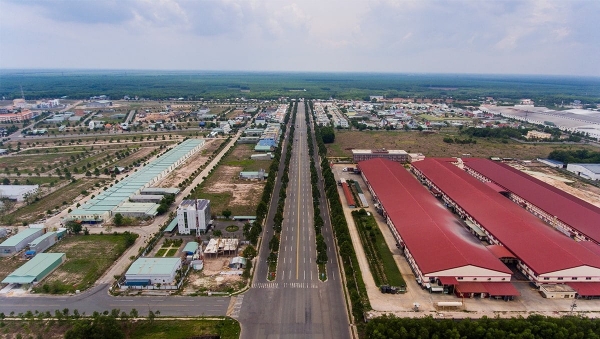 Khu dân cư và dịch vụ hình thành xung quanh khu công nghiệp Minh Hưng.