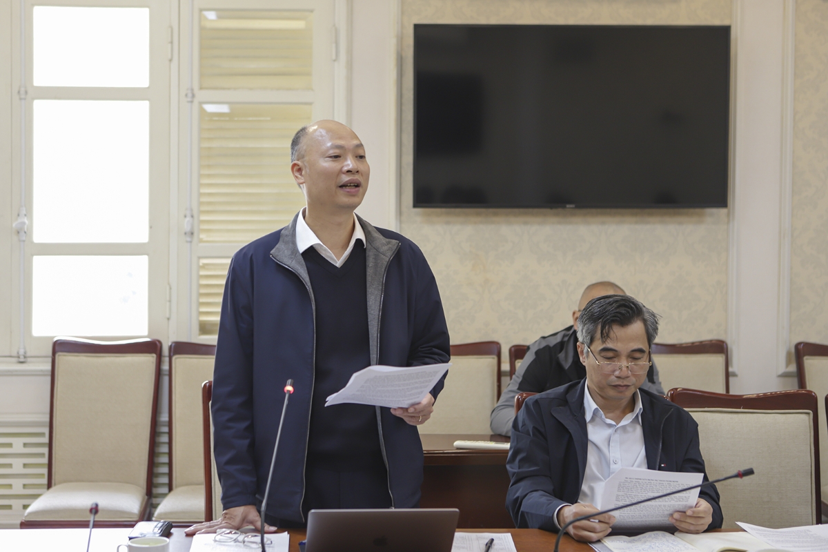 Nhiều nội dung liên quan đến dự thảo Nghị định được chia sẻ tại cuộc họp. Ảnh: TCĐTXD