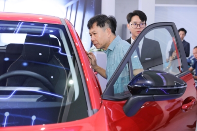 Nghịch lý “thừa xe, thiếu khách” sát Tết Bính Ngọ