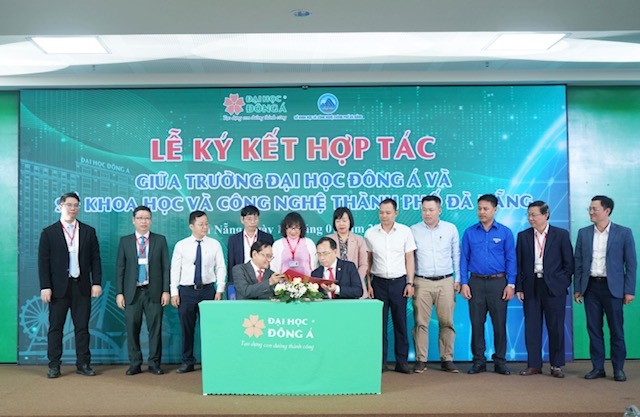 Ký kết thỏa thuận hợp tác.