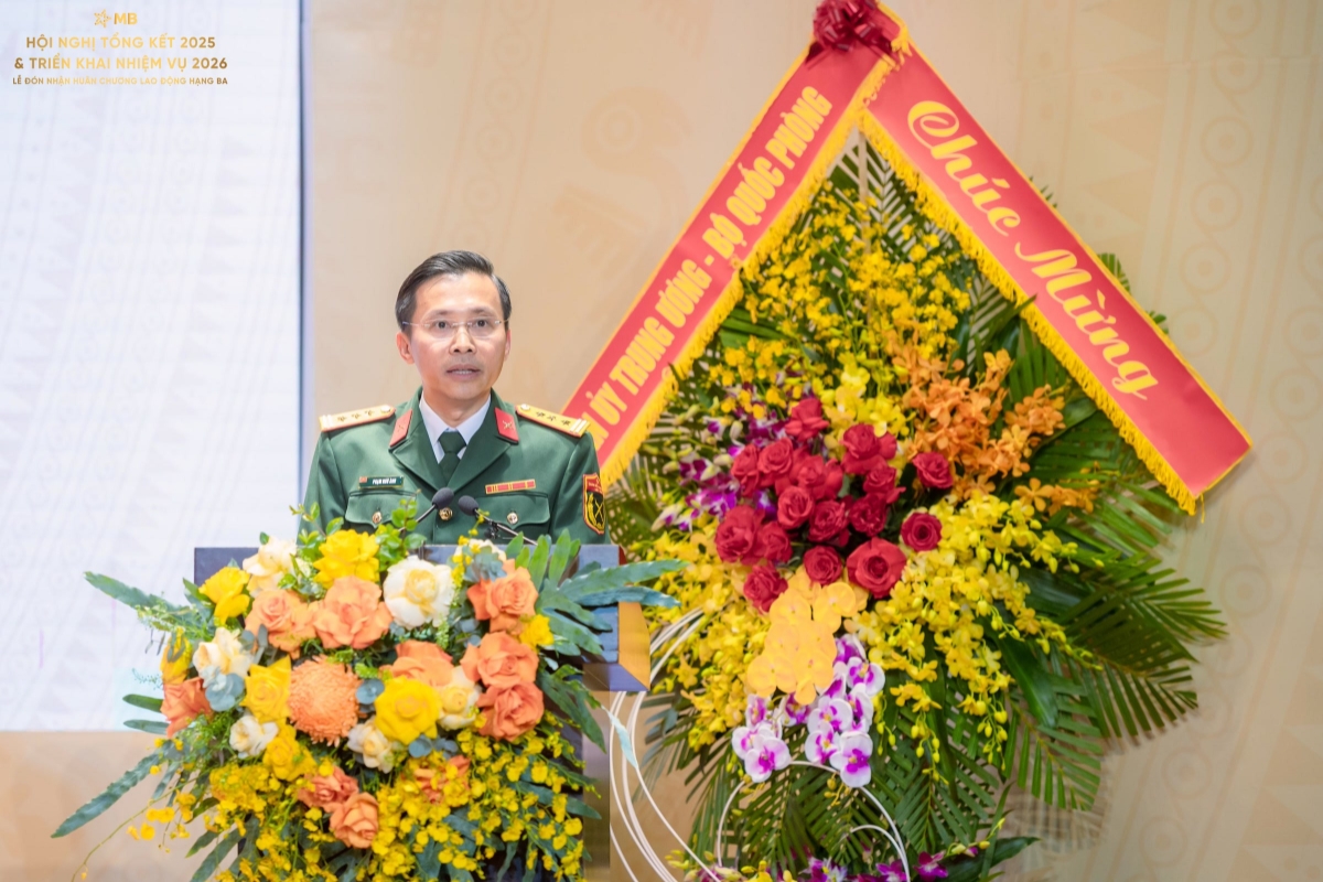 Đại tá Phạm Như Ánh - Phó Bí thư Đảng ủy, Tổng giám đốc MB phát biểu đáp từ.