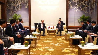 Vietnam, Cambodia strengthen telecommunications ties