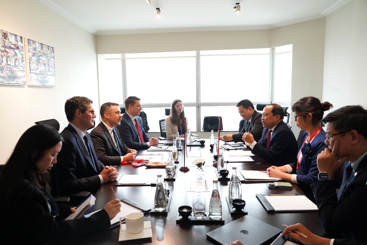 Toàn cảnh buổi làm việc. 