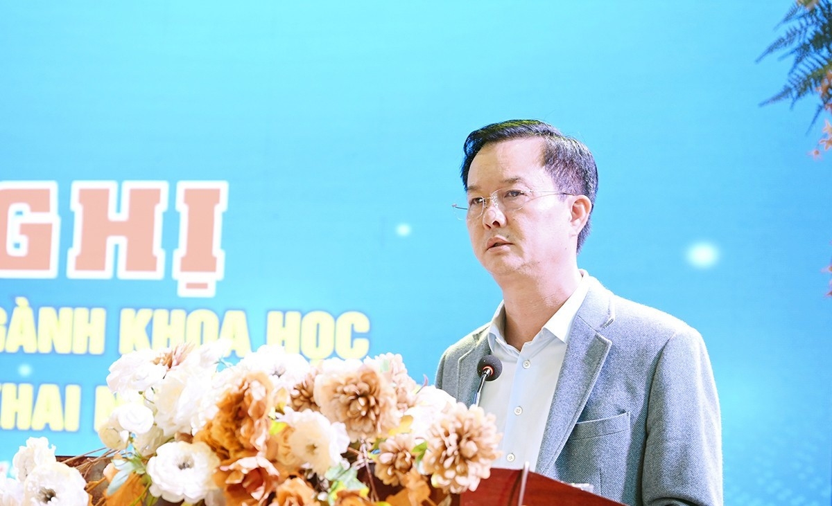 Phó Chủ tịch Thường trực UBND tỉnh Hà Tĩnh Trần Báu Hà phát biểu tại hội nghị. Ảnh: Dương Chiến