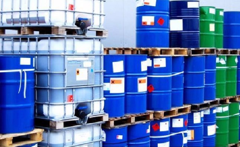 Trong nửa đầu tháng 1/2026, hàng loạt container nguyên liệu hóa chất nhập khẩu đã cập cảng nhưng không thể hoàn tất thủ tục thông quan. Ảnh minh họa.