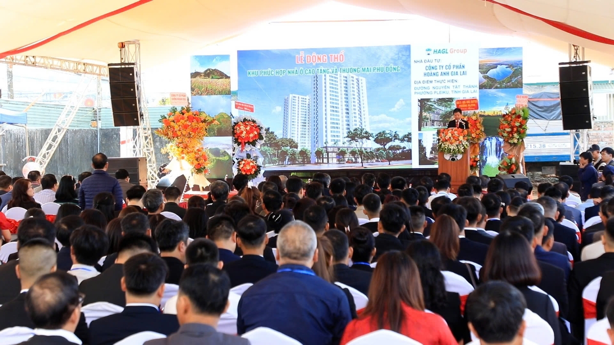 Công ty Cổ phần Hoàng Anh Gia Lai tổ chức Lễ động thổ Dự án Khu phức hợp Nhà ở cao tầng và Thương mại Phù Đổng tại TP. Pleiku (tỉnh Gia Lai).