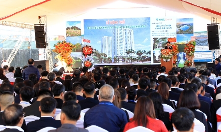 Công ty Cổ phần Hoàng Anh Gia Lai tổ chức Lễ động thổ Dự án Khu phức hợp Nhà ở cao tầng và Thương mại Phù Đổng tại TP. Pleiku (tỉnh Gia Lai).