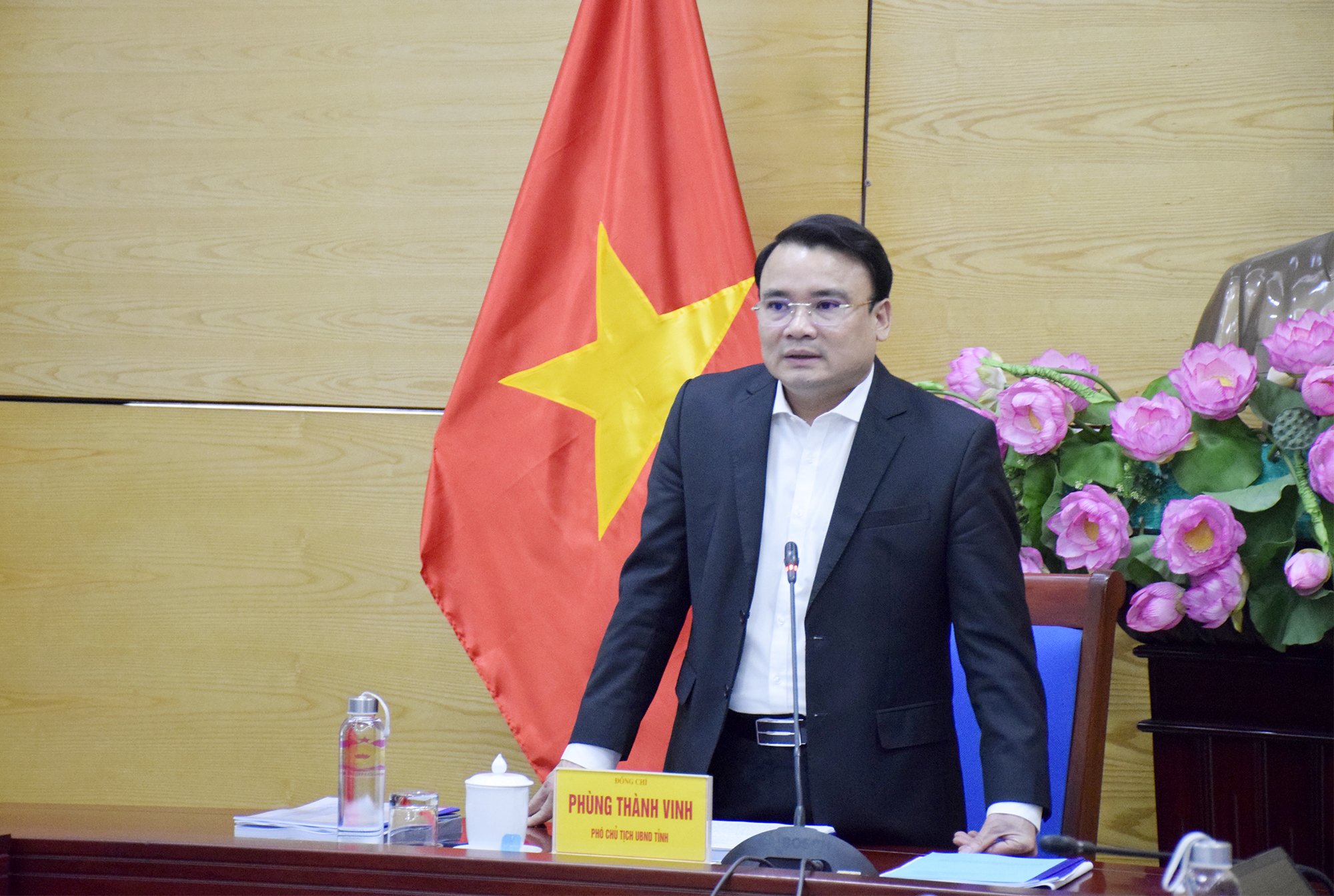 Phó Chủ tịch UBND tỉnh Nghệ An Phùng Thành Vinh phát biểu 