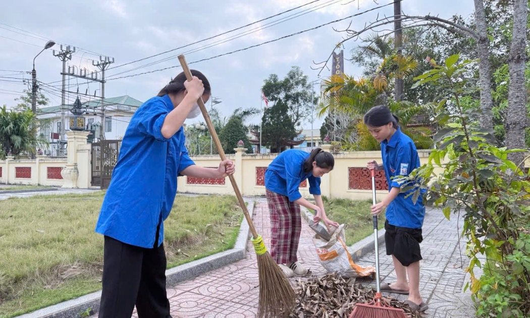 Tuổi trẻ Hà Tĩnh đồng loạt ra quân hưởng ứng Ngày Chủ nhật xanh sáng 18/01/2026.