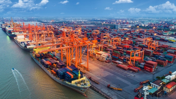 Hoàn thiện chính sách trong lĩnh vực hàng hải và giao thông đường thủy