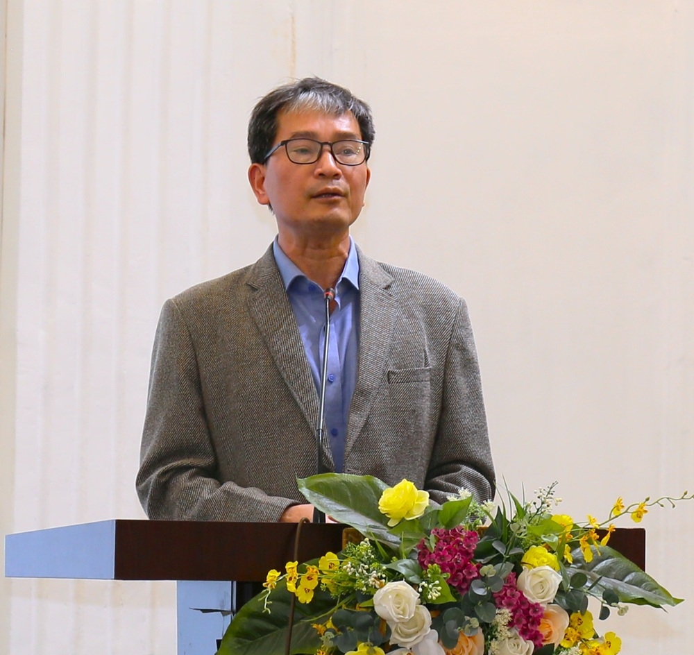 Theo GS.TS Vũ Công Giao, bài toán đặt ra không chỉ là phát triển công nghệ, mà là làm thế nào để công nghệ số phục vụ con người, thay vì tạo ra những tổn hại mới cho các nhóm vốn đã dễ bị tổn thương