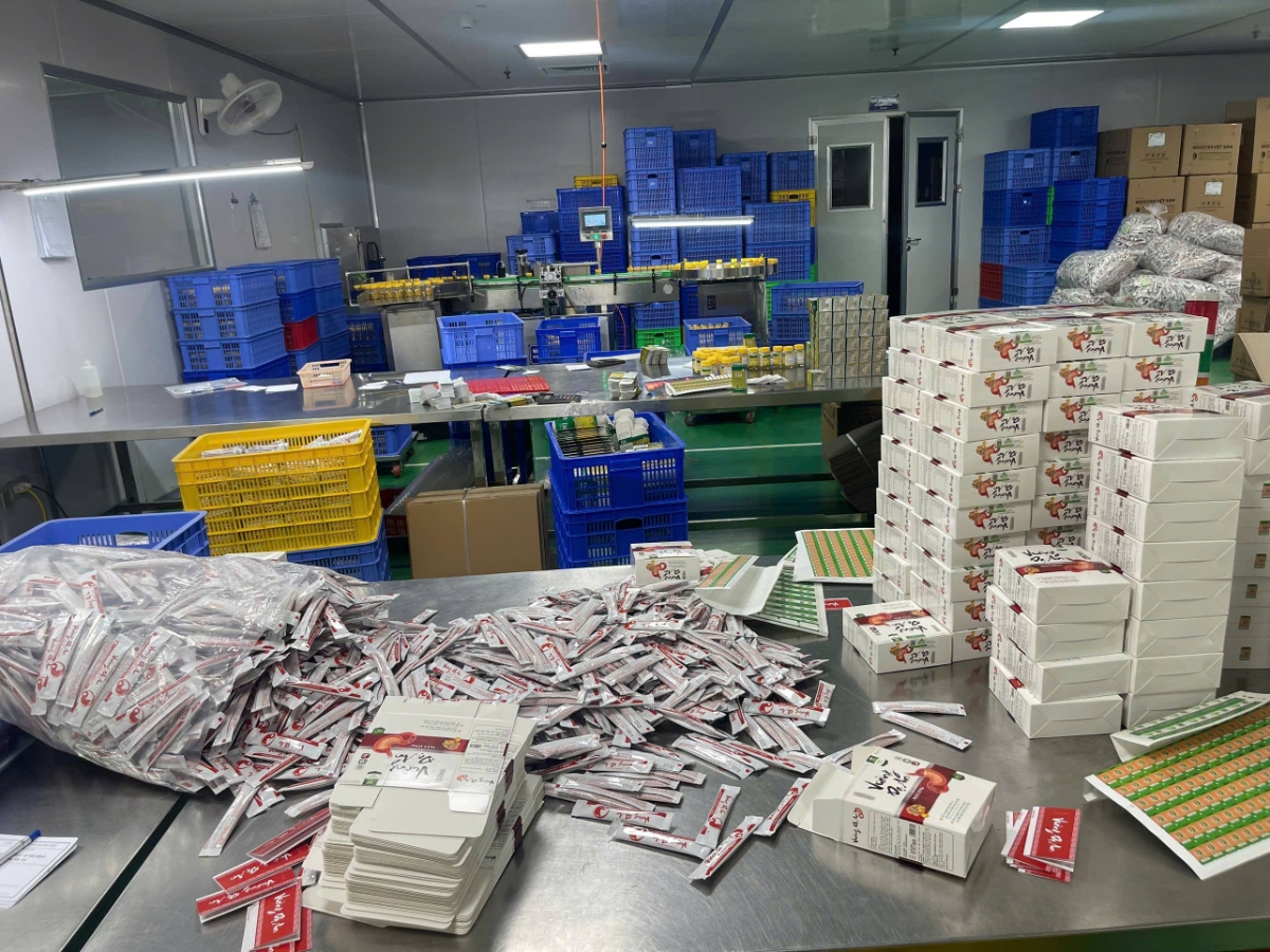 Các sản phẩm giả chủ yếu là sản phẩm bổ sung collagen, vitamin, thuốc bổ xương khớp, tiêu hóa…Ảnh: Cổng thông tin điện tử Công an tỉnh Lào Cai.