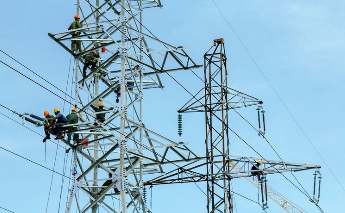 Khẩn trương hoàn thành và đưa vào vận hành đúng tiến độ các dự án lưới điện truyền tải quan trọng.