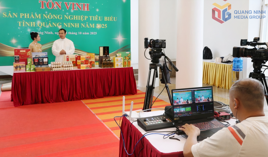 Phiên livestream quảng bá các sản phẩm nông sản của tỉnh trong Hội nghị tôn vinh sản phẩm nông nghiệp tiêu biểu tỉnh Quảng Ninh tháng 10/2025.