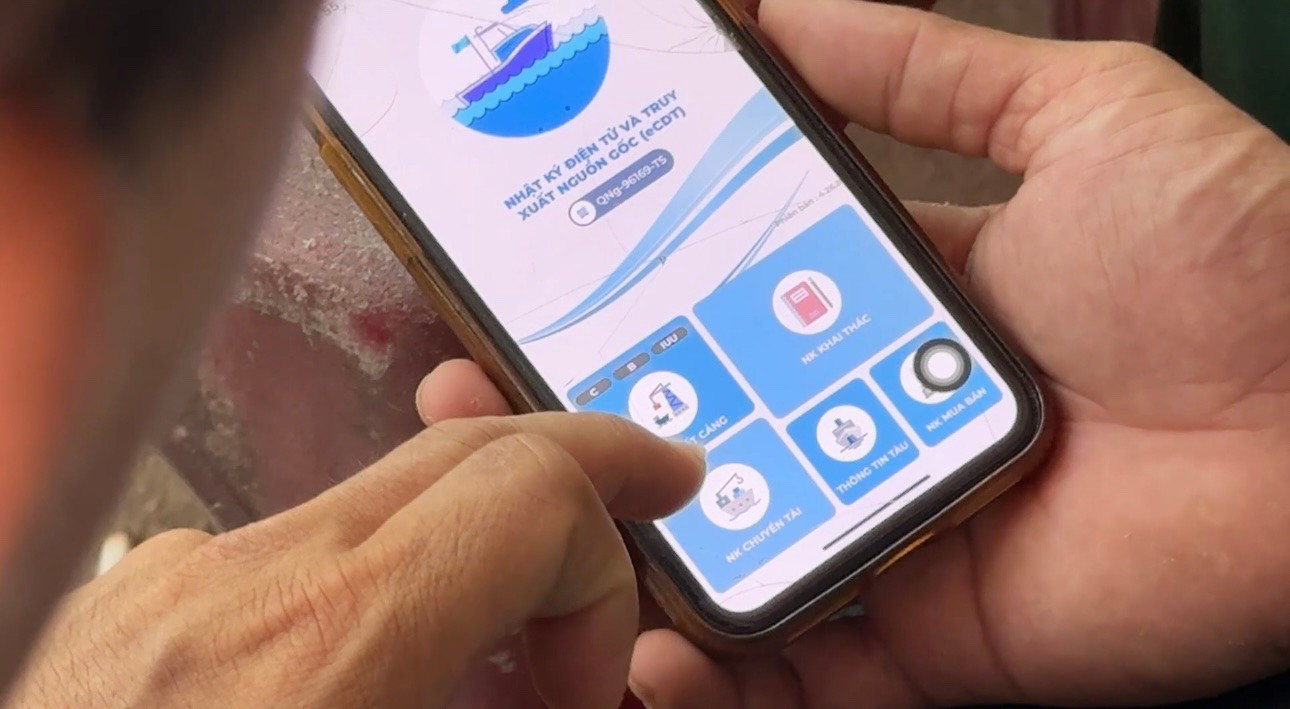 Ngoài quản lý và truy xuất dữ liệu, phần mềm eCDT VN còn cho phép ngư dân lập nhật ký khai thác ngay trên thiết bị di động.