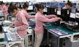 Xuất khẩu máy vi tính, sản phẩm điện tử lần đầu tiên vượt 10 tỷ USD/tháng