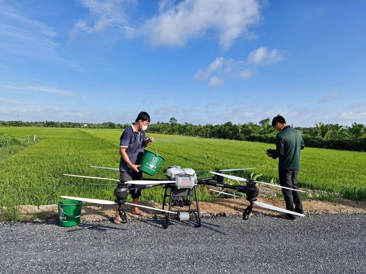 Nông dân Vĩnh Long mạnh dạn thay đổi phương thức canh tác từng bước tiếp cận mô hình nông nghiệp thông minh