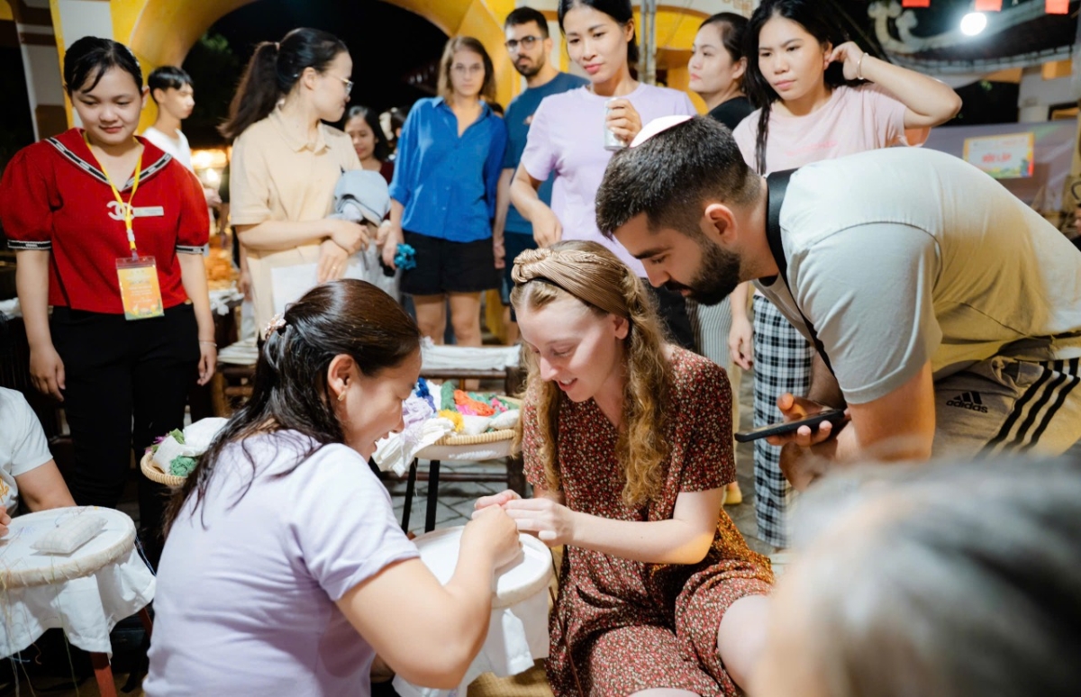 Ngành du lịch Ninh Bình tiếp tục đầu tư, nâng cấp hạ tầng, hệ thống thông tin và các nền tảng số nhằm nâng cao hiệu quả quản lý, xúc tiến, quảng bá và hỗ trợ du khách