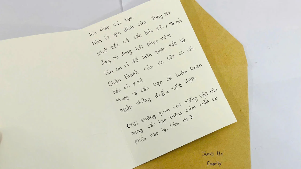 Người nhà bệnh nhân viết thư cảm ơn các bác sĩ tại Bệnh viện Đà Nẵng.&nbsp;