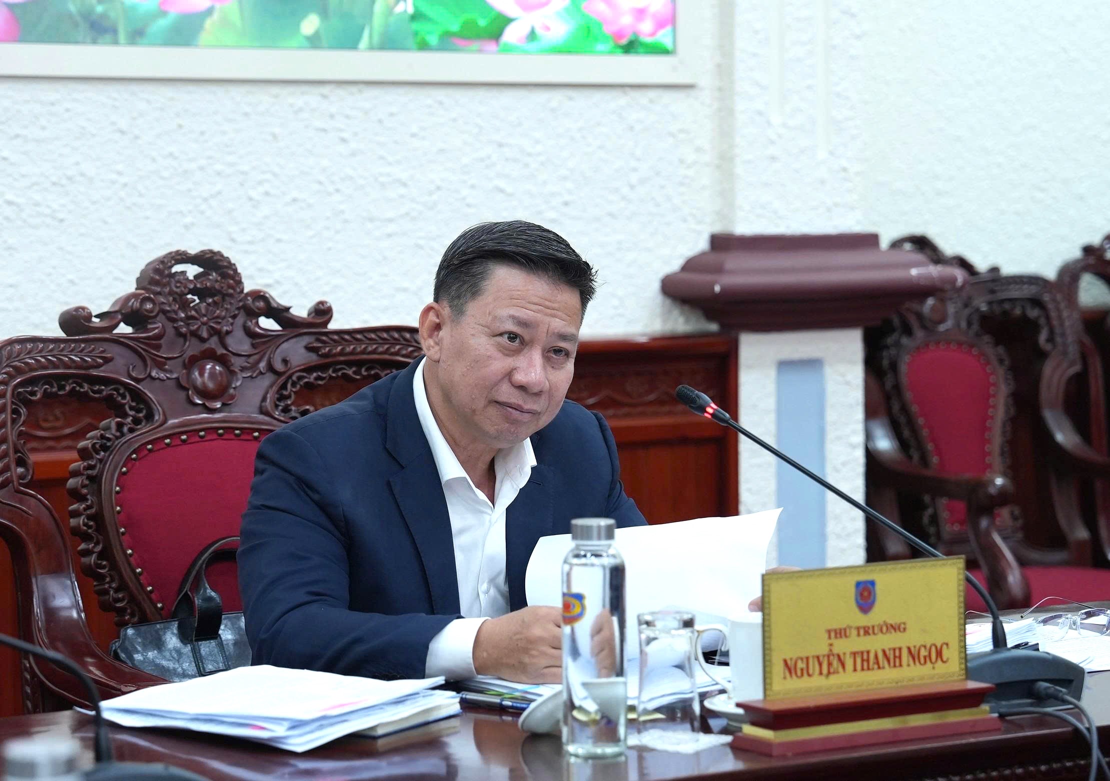 Thứ trưởng Bộ Tư pháp Nguyễn Thanh Ngọc chủ trì cuộc họp. Ảnh: CTV.
