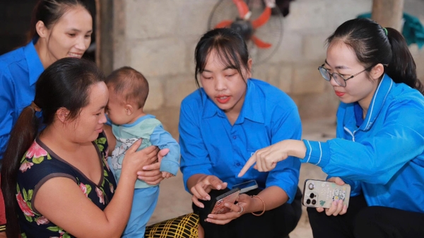 Chuyển đổi số để xóa “nghèo thông tin”