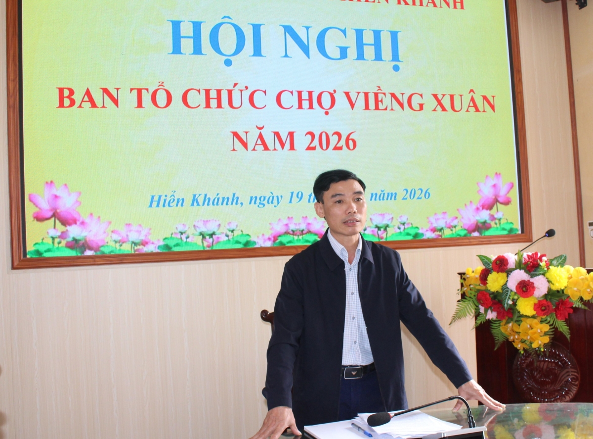 Ông Trần Văn Quân: Lễ hội Chợ Viềng ở xã Hiển Khánh tổ chức trong 2 ngày, mùng 7 và mùng 8 tháng Giêng năm Bính Ngọ.