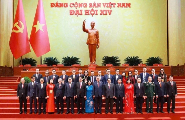 Tổng Bí thư Tô Lâm với đoàn đại biểu đảng bộ Mặt trận Tổ quốc, các đoàn thể Trung ương dự Đại hội XIV của Đảng. Ảnh: TTXVN