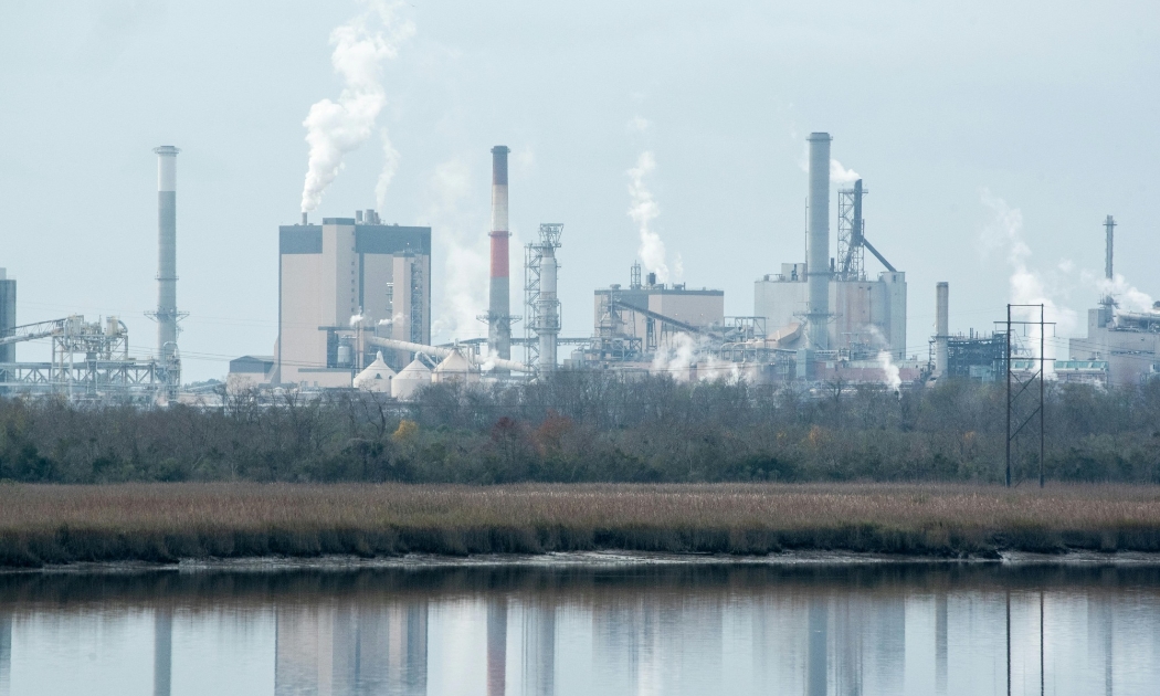 Các ngành hàng xuất khẩu có phát thải cao gặp thách thức với thuế carbon của EU