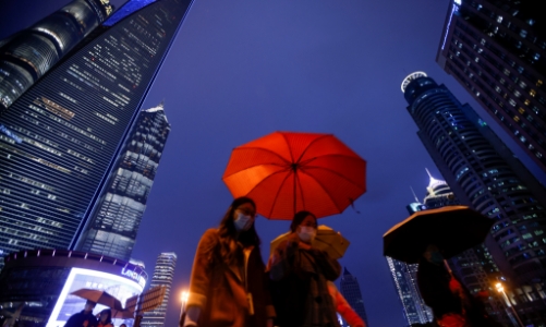 Nhu cầu hàng hóa vẫn yếu, Trung Quốc tìm động lực mới từ tiêu dùng dịch vụ