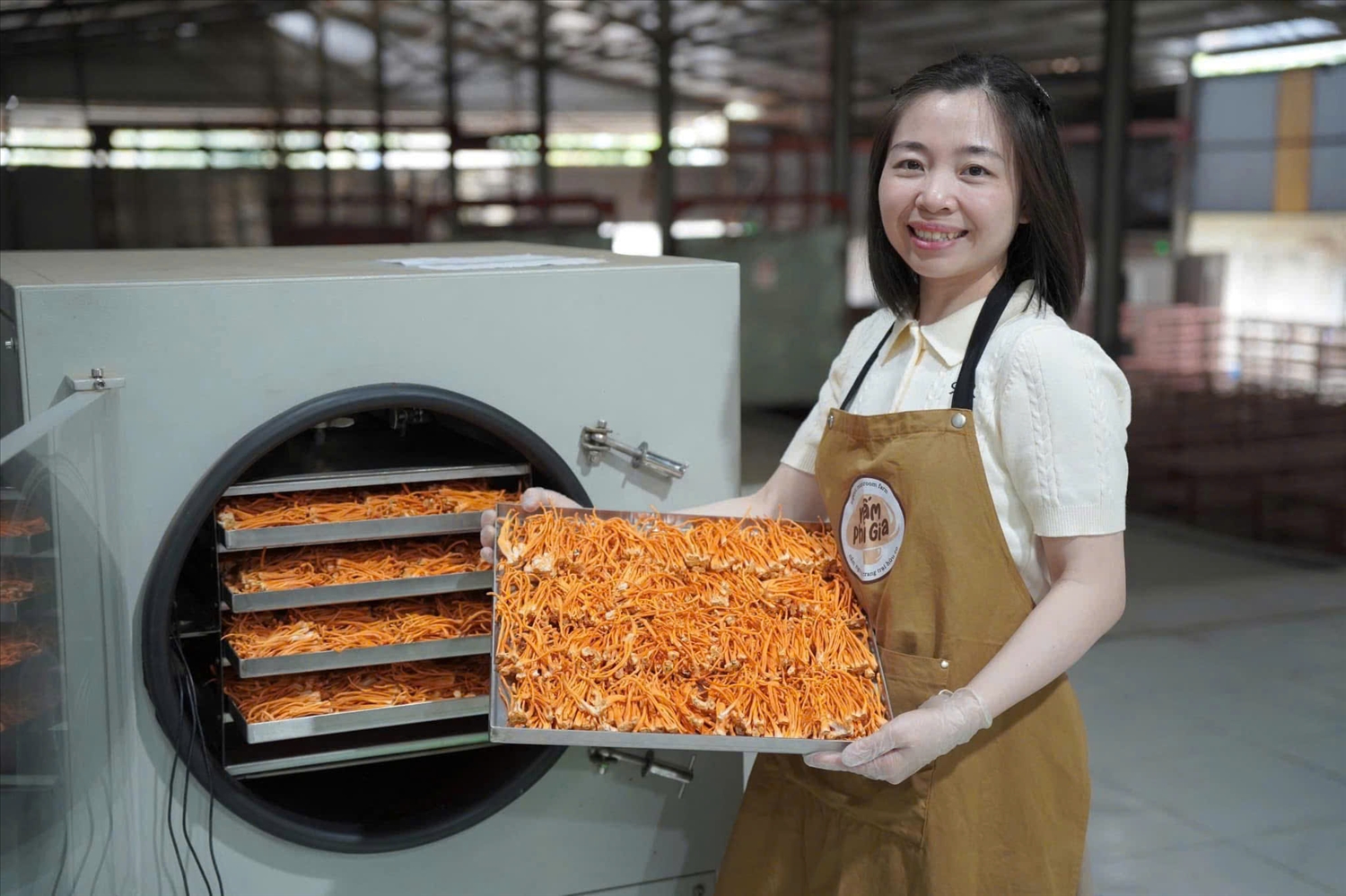 Chuyển đổi số trong kinh doanh để nâng cao năng suất, chất lượng sản phẩm và mở rộng thị trường tiêu thụ.