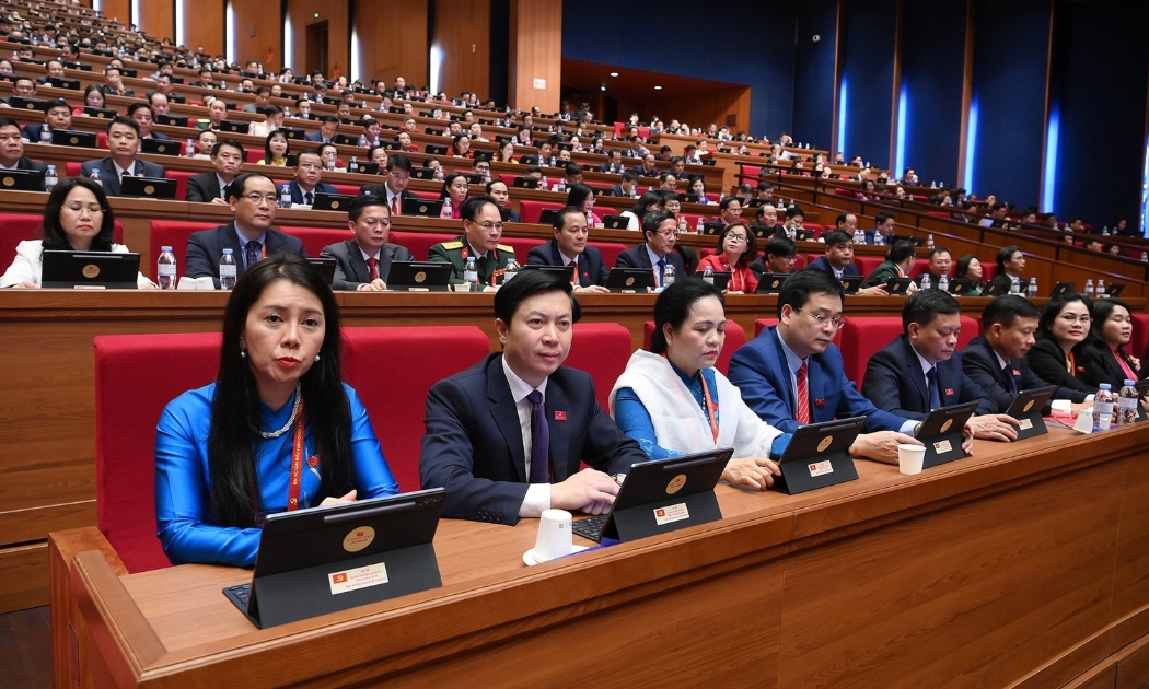 Các đại biểu dự phiên thảo luận tại hội trường về các Văn kiện Đại hội. Ảnh: Nhân Dân