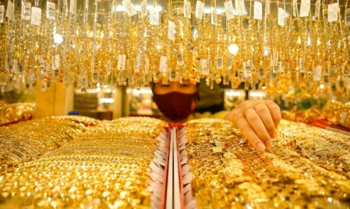 Domestic gold prices set new record