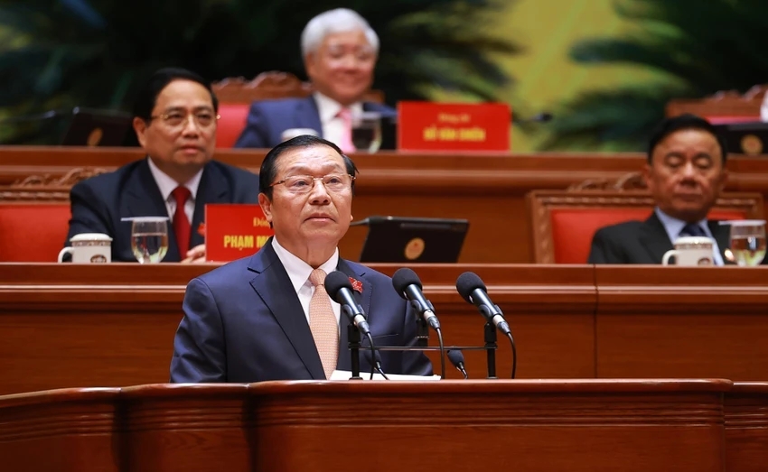 Đồng chí Lại Xuân Môn, Ủy viên Trung ương Đảng, Phó Trưởng ban Thường trực Ban Tuyên giáo và Dân vận Trung ương, tham luận về vấn đề “Công tác chính trị, tư tưởng trong kỷ nguyên mới”. Ảnh: TTXVN