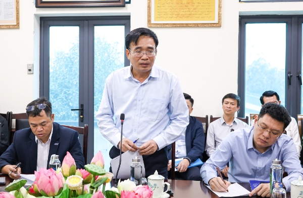 Đại diện&nbsp;Tổng Công ty cảng hàng không Việt Nam - CTCP&nbsp;báo cáo tình hình thực hiện dự án